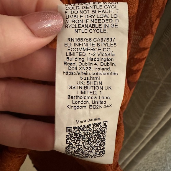 Elegant Burnt Orange Floral Top 🧡 - Picture 6 of 7